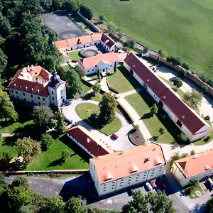 Pytloun Chateau Ctenice Prague